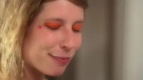 Nackte Jana Sue Zuckerberg (Julia Laube), Lotta Habmut, etc  - Schnick Schnack Schnuck (2015) HD