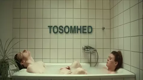 Nude Ane Helene Hovby - Tosomhed (2019)