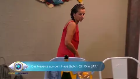 Nackte Milo Moire, Sarah Kern, Claudia Obert - Promi Big Brother (2017)