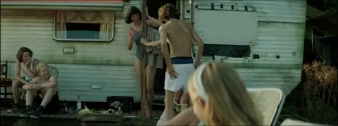 Nude Laura Drosopoulos, Maxime Jacobs, Pauline Casteleyn, Salome van Grunsven, Gaia Sofia Cozijn - Wij (2018)