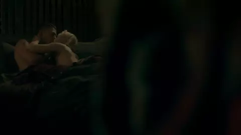 Nude Alicia Agneson - Vikings s05e12 (2017)