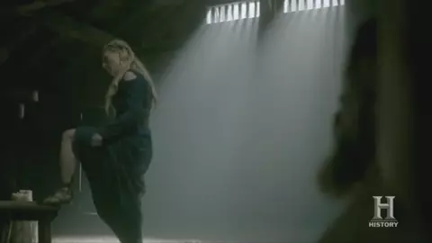 Katheryn Winnick from TV series Vikings gets on top of guy and rides him till she cums