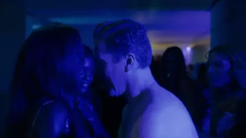Anna Tyson, Katelyn Pearce, Valery Lesard nude - Billions s03e07 (2018)