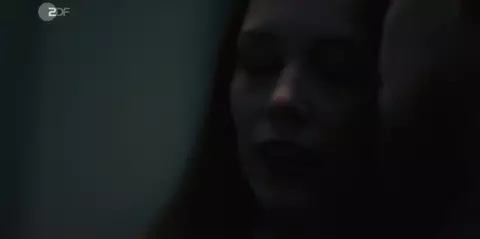 Paula Beer nude - Bad Banks s01e06 (2018)