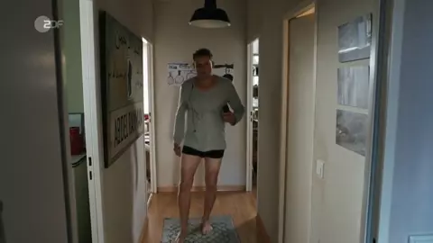 Cornelia Groschel nude - Schwartz  Schwartz Mein erster Mord (2018)
