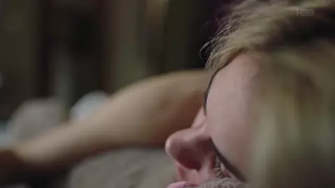 Tara Thaller naked - Uspjeh s01e01 (2019)