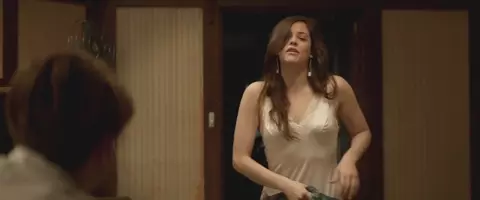 Inviting MILFs from Australia Catherine Larcey and Jessica de Gouw in Cut Snake (2014)